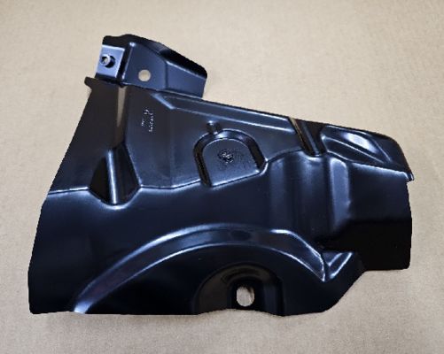 Tesla Model Y Sağ El Alt Kanat Kılıfı 32x32x8 Siyah Demir